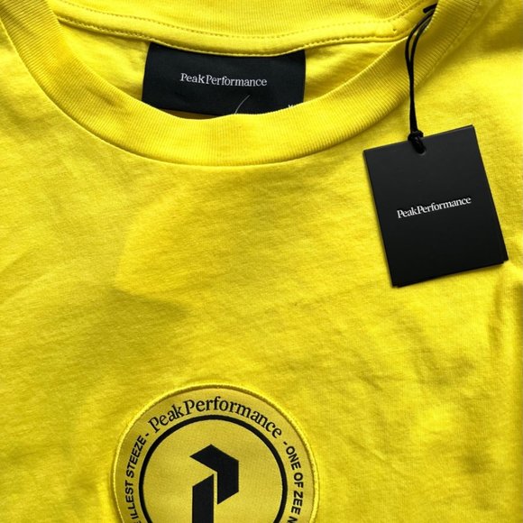 Peak Performance Citrine Seasonal Patch Tee Yellow ( M ) - Picture 2 of 3